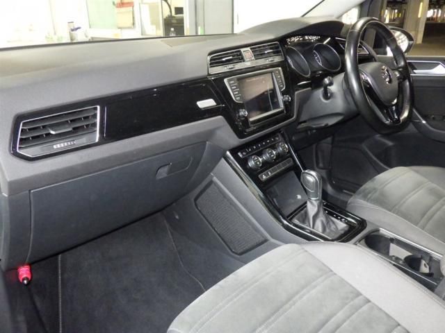 2017 Volkswagen VW ゴルフ Touran TSI Highline auction photo 2