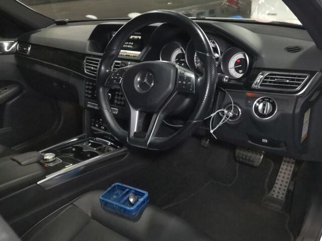 2013 Mercedes-Benz E-Class E250アバンギャルト auction photo 3