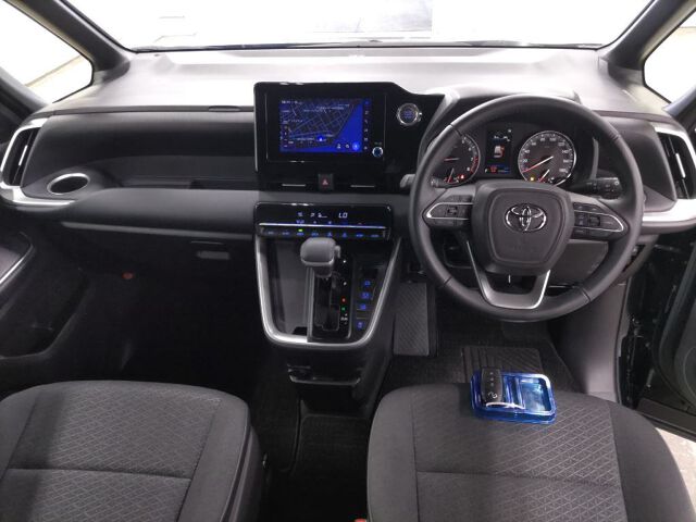 2022 Toyota Noah S-G auction photo 3
