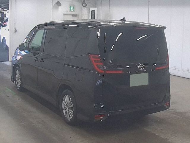 2022 Toyota Noah S-G auction photo 2