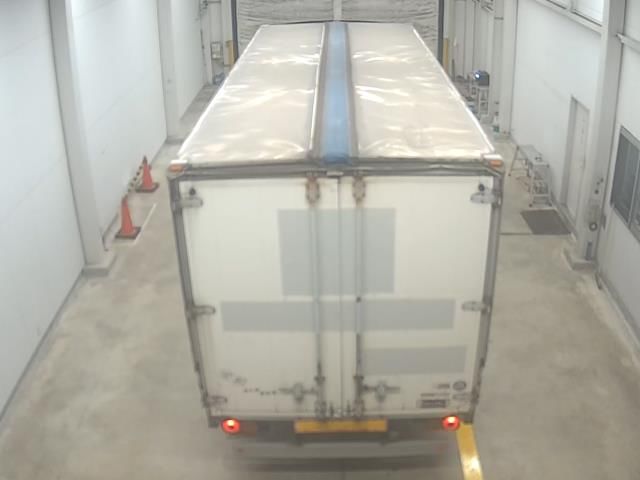 2004 Isuzu Forward Wing auction photo 3