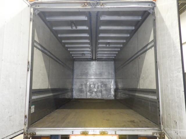 2004 Isuzu Forward Wing auction photo 4