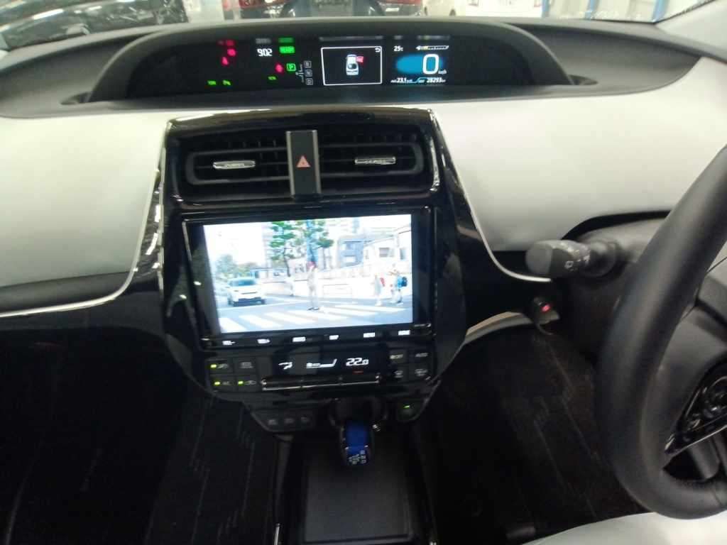 2019 Toyota Prius Aツーリングセレクション auction photo 11