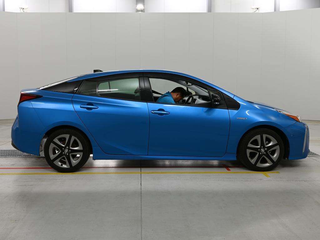 2019 Toyota Prius Aツーリングセレクション auction photo 3