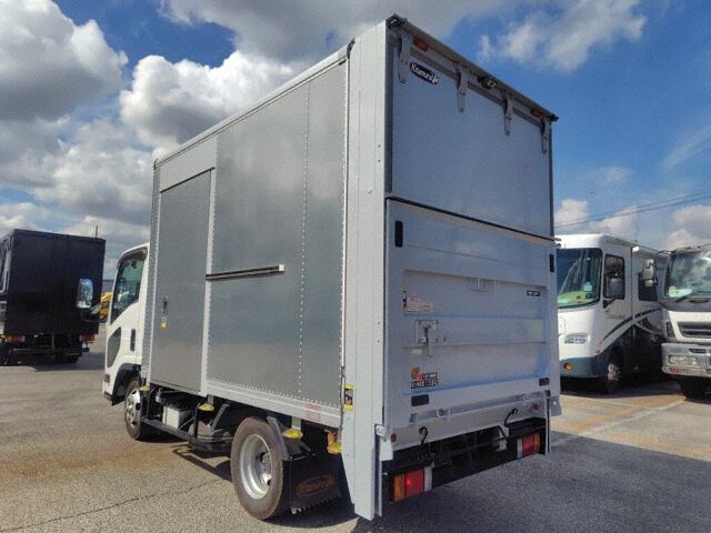 2023 Isuzu Elf Panel van auction photo 2
