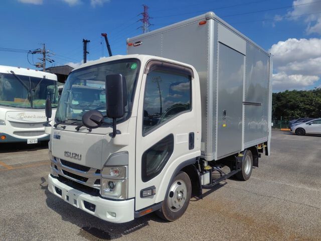 2023 Isuzu Elf Panel van auction photo 4