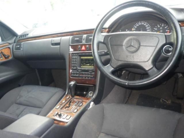 1999 Mercedes-Benz E-Class E320 auction photo 3