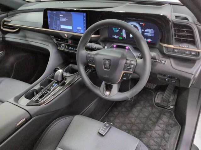 2025 Toyota Crown Sport Sports Z (HEV) 4WD auction photo 3