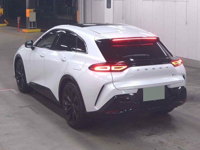 2025 Toyota Crown Sport Sports Z (HEV) 4WD auction photo 2