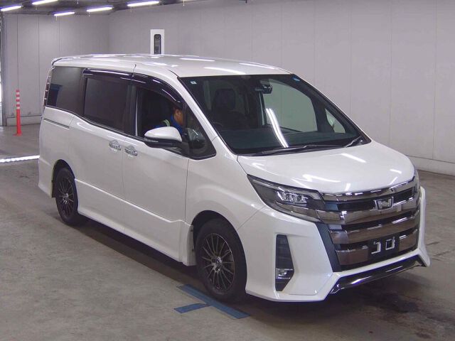2018 Toyota Noah SI WXB Japan auction vehicle