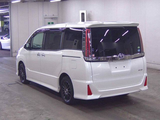 2018 Toyota Noah SI WXB auction photo 2
