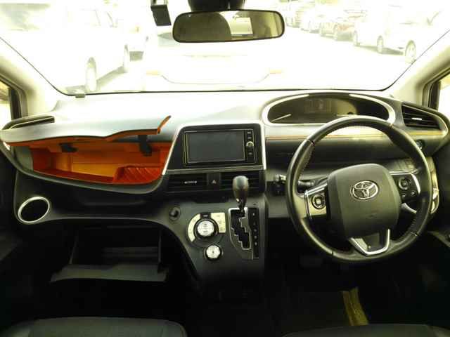2018 Toyota Sienta ハイブリッドGクエロ auction photo 8
