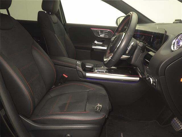 2021 Mercedes-Benz GLA200d 4マチック 4WD auction photo 5