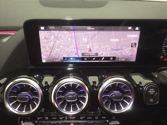 2021 Mercedes-Benz GLA200d 4マチック 4WD auction photo 6