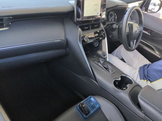 2025 Toyota Harrier G auction photo 3