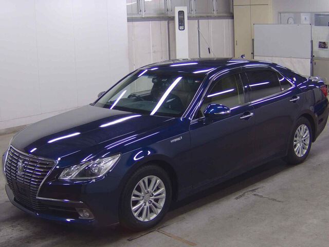 2015 Toyota Crown R Saloon G auction photo 4