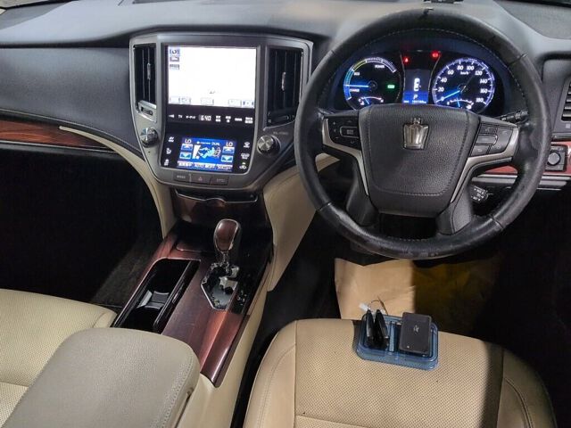 2015 Toyota Crown R Saloon G auction photo 3