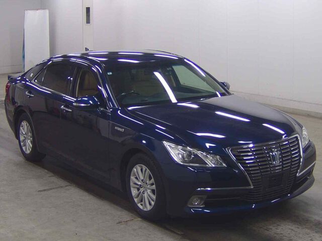 2015 Toyota Crown R Saloon G Japan auction vehicle