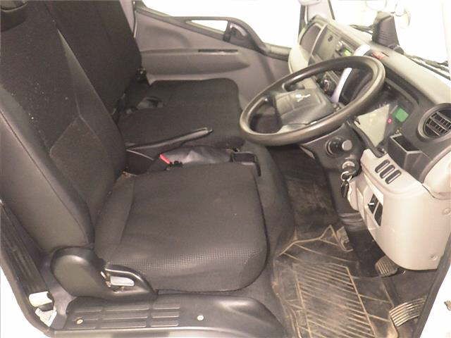 2020 Mitsubishi Fuso Canter 4WD Flat auction photo 5