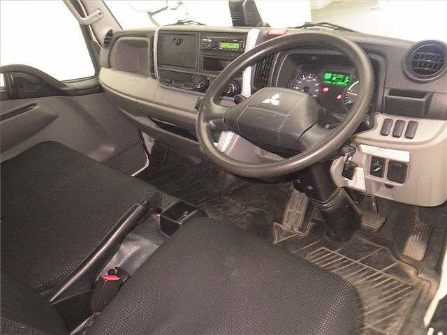 2020 Mitsubishi Fuso Canter 4WD Flat auction photo 3