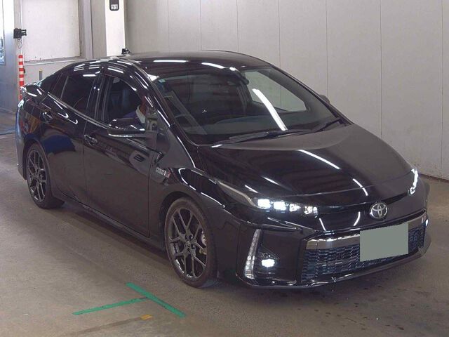 2018 Toyota Prius PHEV SナビP GRスポーツ Japan auction vehicle
