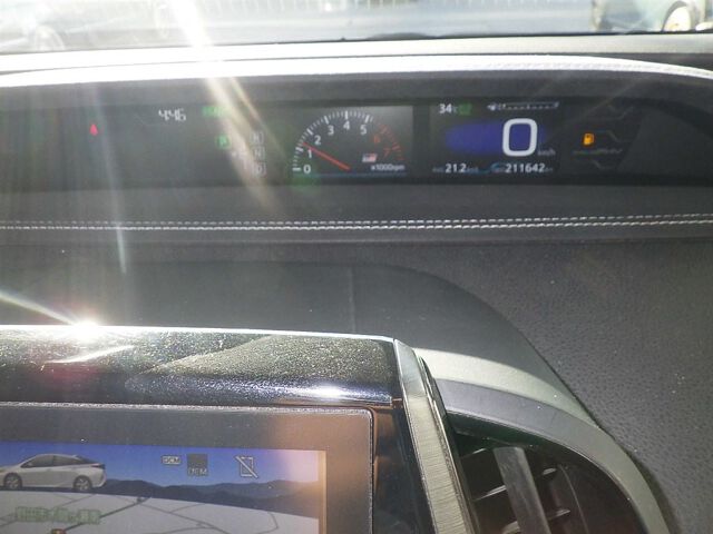 2018 Toyota Prius PHEV SナビP GRスポーツ auction photo 6