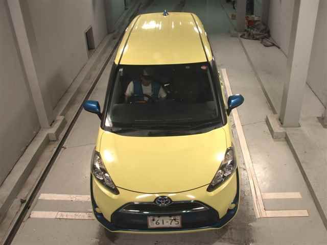2015 Toyota Sienta ハイブリッドG auction photo 6