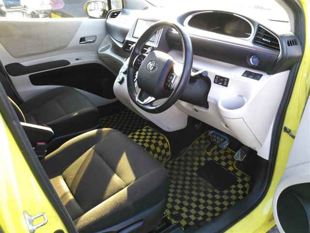 2015 Toyota Sienta ハイブリッドG auction photo 3