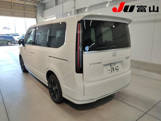 2026 Honda Stepwgn 4WD Premium Line auction photo 2
