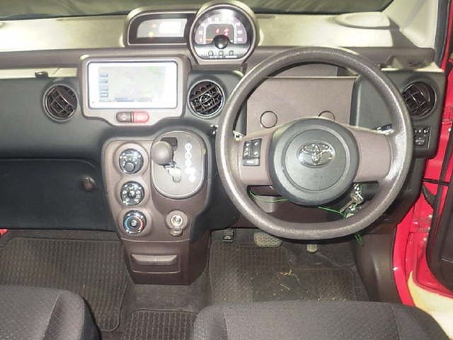2014 Toyota Spade F auction photo 3