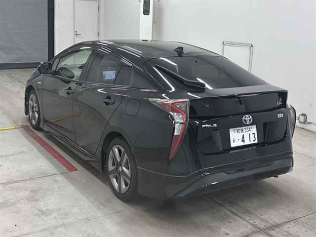 2016 Toyota Prius S Touring Selection auction photo 2