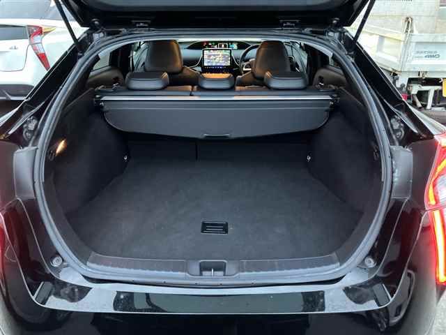2016 Toyota Prius S Touring Selection auction photo 10
