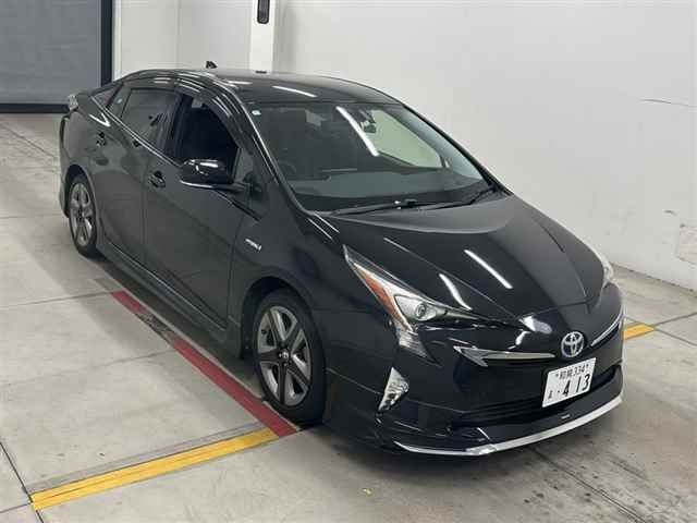 2016 Toyota Prius S Touring Selection Japan auction vehicle