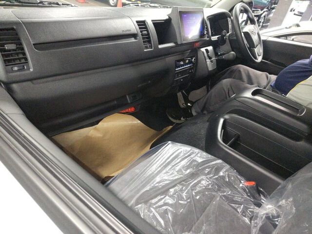 2026 Toyota Hiace スーパーロングGL auction photo 6