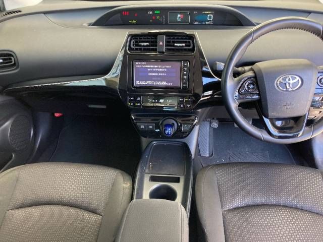 2020 Toyota Prius SセーフティプラスII auction photo 4