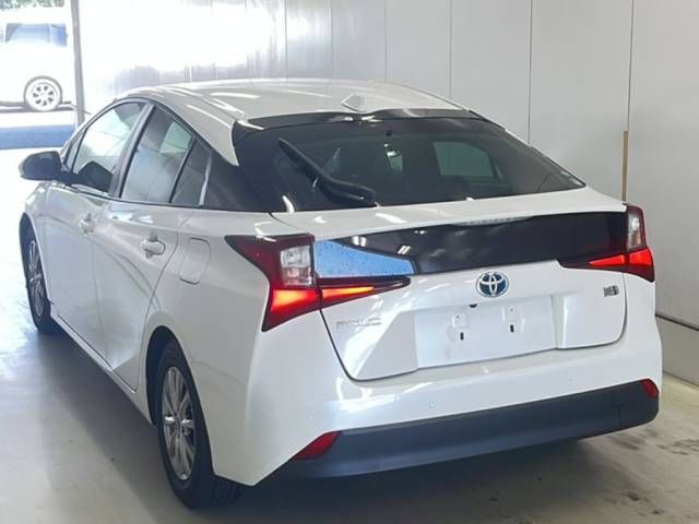 2020 Toyota Prius SセーフティプラスII auction photo 3