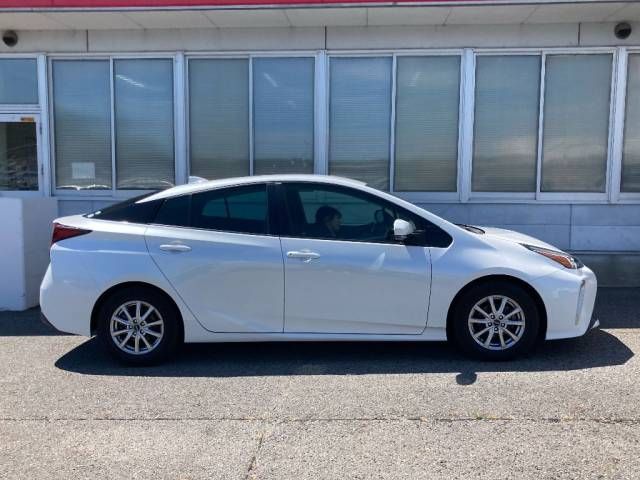 2020 Toyota Prius SセーフティプラスII auction photo 2