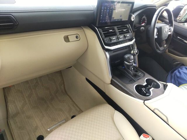 2024 Toyota Land Cruiser ZX 4WD auction photo 3