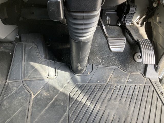 2018 Mitsubishi Fuso Canter Aluminum Wing Wide, S Long auction photo 4