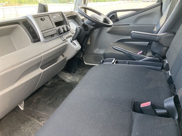 2018 Mitsubishi Fuso Canter Aluminum Wing Wide, S Long auction photo 5