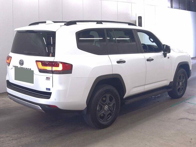 2025 Toyota Land Cruiser GR Sport 4WD auction photo 5
