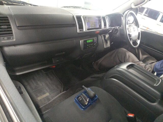 2022 Toyota Hiace ロングスーパーGL auction photo 6