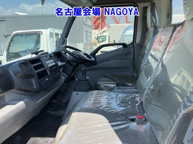 2013 Toyota Dyna サンスイ auction photo 5