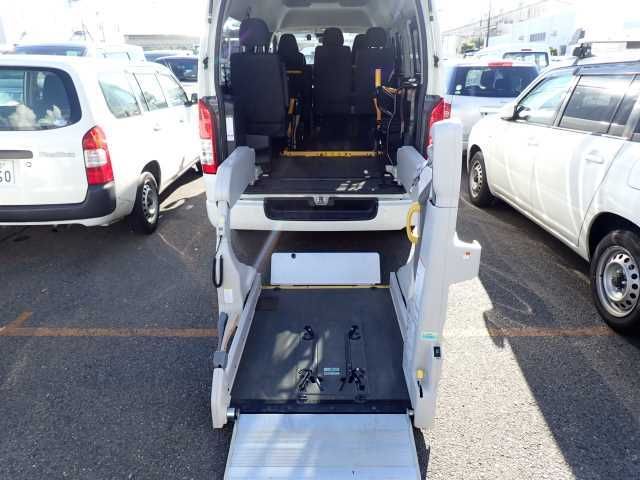 2021 Toyota Hiace 車いす移動車 4WD auction photo 7