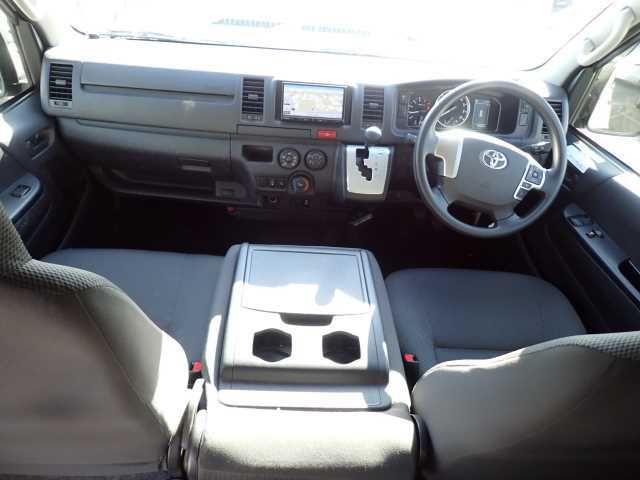 2021 Toyota Hiace 車いす移動車 4WD auction photo 3