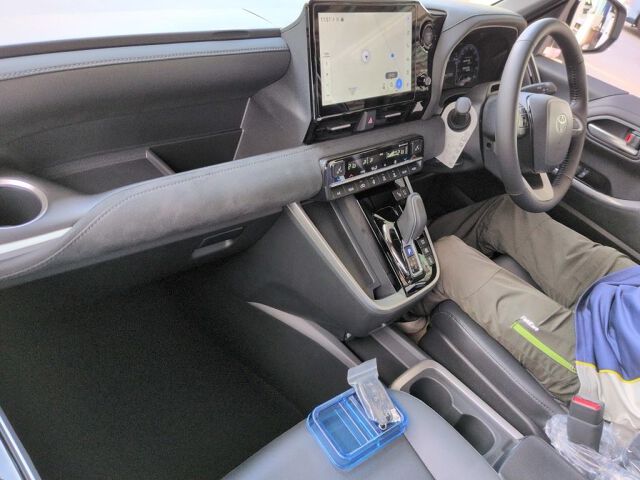 2026 Toyota Voxy ハイブリッドS-Z auction photo 3