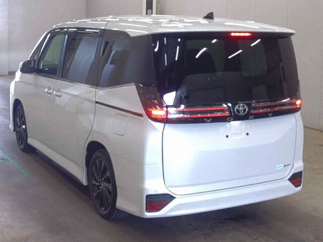 2026 Toyota Voxy ハイブリッドS-Z auction photo 2