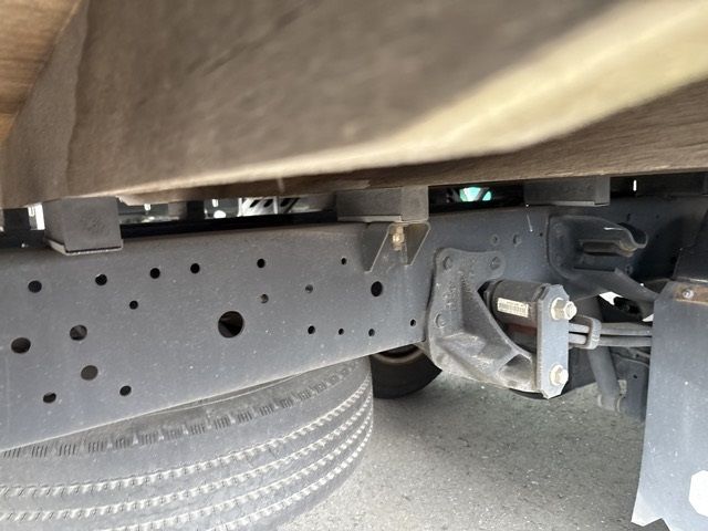 2010 Isuzu Elf ヒラ auction photo 16