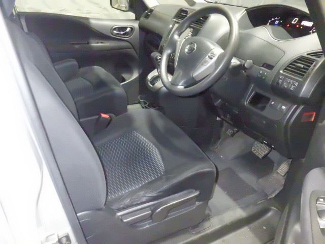 2012 Nissan Serena 20S auction photo 3
