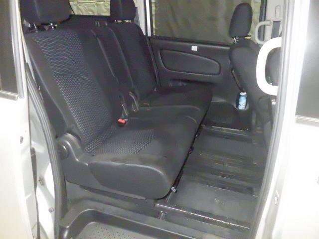 2012 Nissan Serena 20S auction photo 5